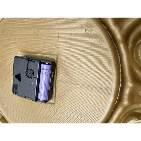 Vintage Large Ornate Mid-Century Syroco Quartz Wall Clock – 22” Diameter - Picture 11 of 11